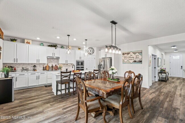 Building Photo - 12897 Logans Walk Ln