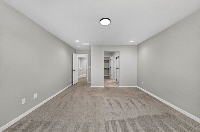 Building Photo - 466 Indian Grass St