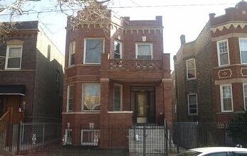 Building Photo - 4209 W Kamerling Ave
