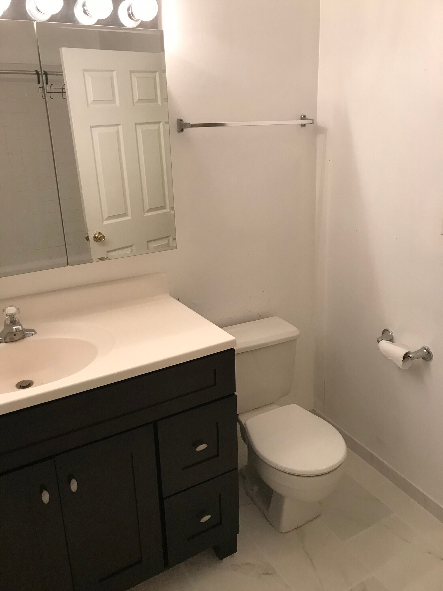 Building Photo - 2638 Wilton N Ave