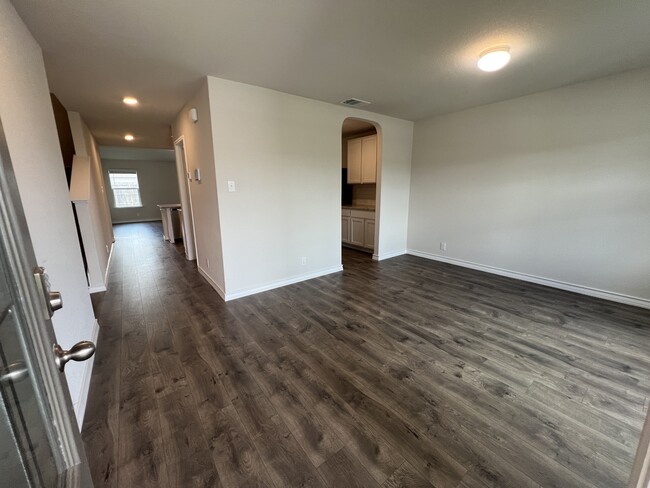 Building Photo - 317 Denison Dm