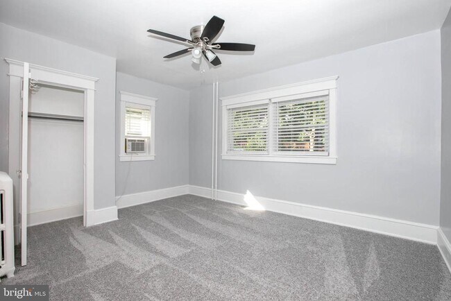 Building Photo - 20 E Merchant St