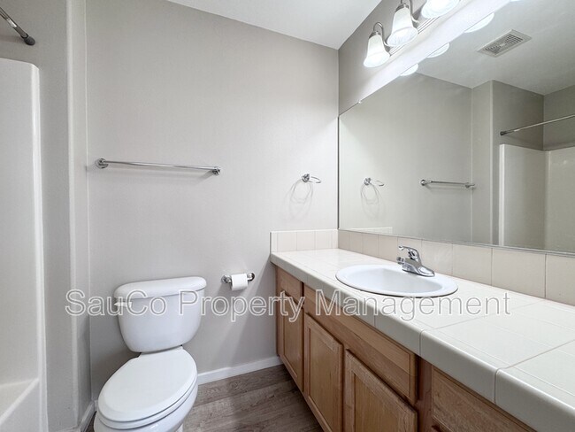 Building Photo - 3491 SE Pepperwood Way