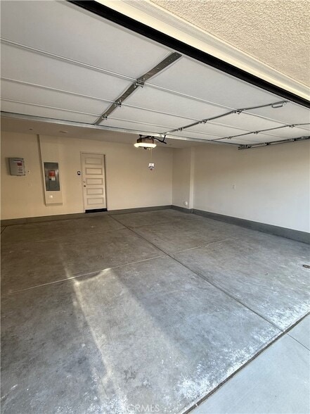Building Photo - 40475 Melrose Dr
