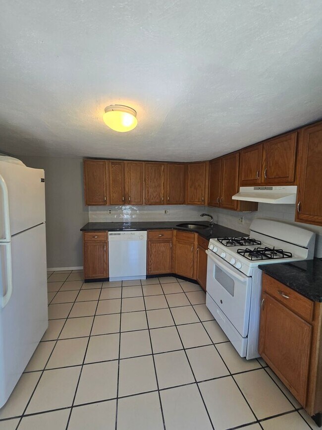 Building Photo - Charming 2bd/1ba Bala Cynwood Home!