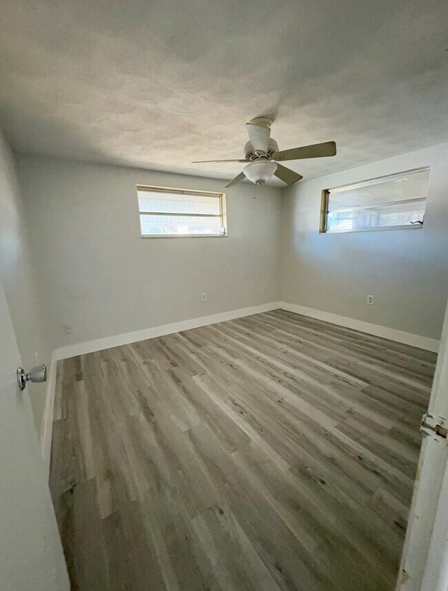 Building Photo - 3606 Blackhawk Dr