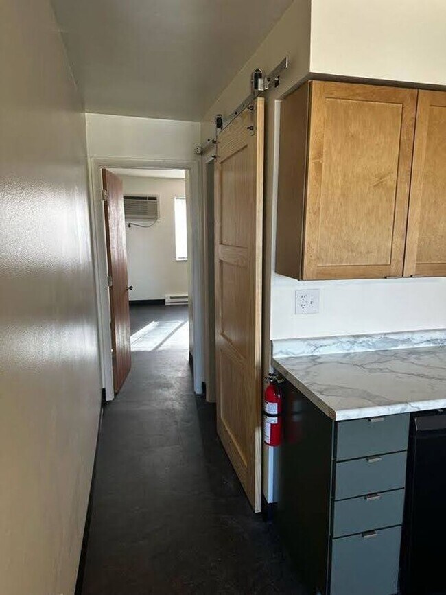 Building Photo - FAIRVIEW - AVAILABLE JULY 2024