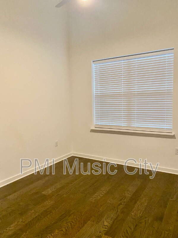 Building Photo - 1677 54th Ave N