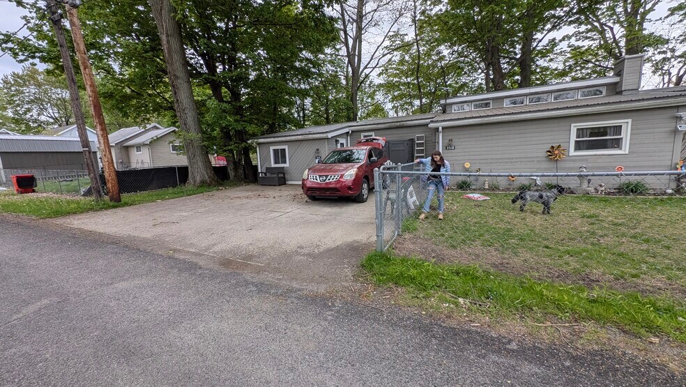 Building Photo - 3518 Dynes Ave