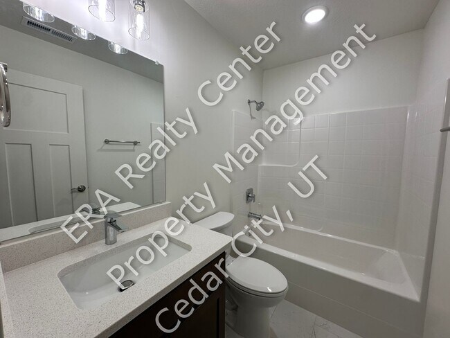Building Photo - 45 Spanish Trail Dr