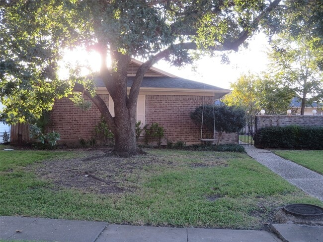 Building Photo - 1006 Walnut Bend Ln