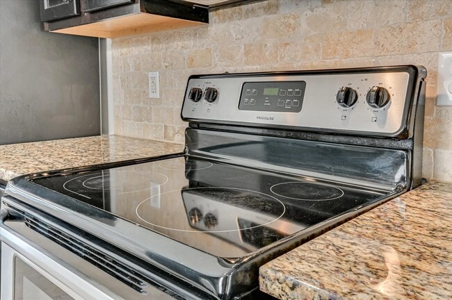 Building Photo - 655 Shipley Ave