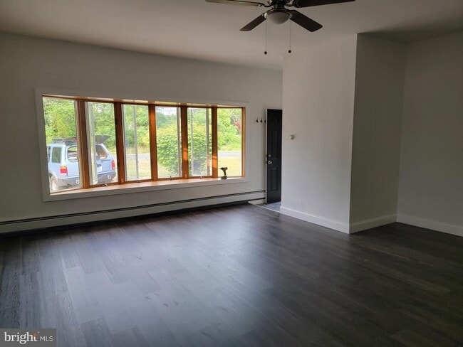 Building Photo - 1639 Perkins Ln