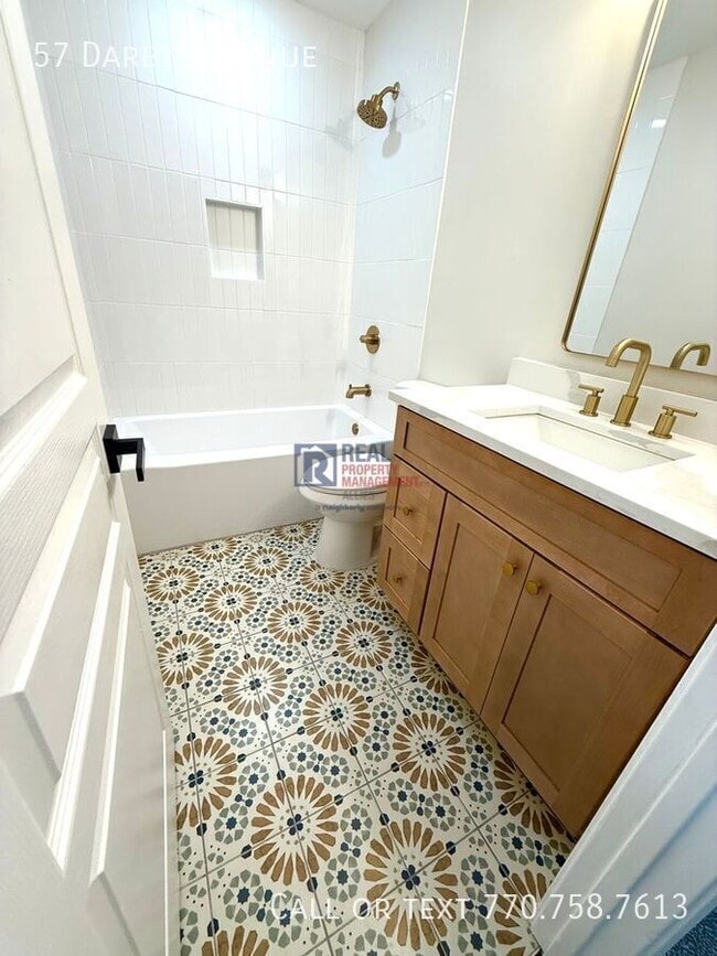 Building Photo - 57 Darbys Ave