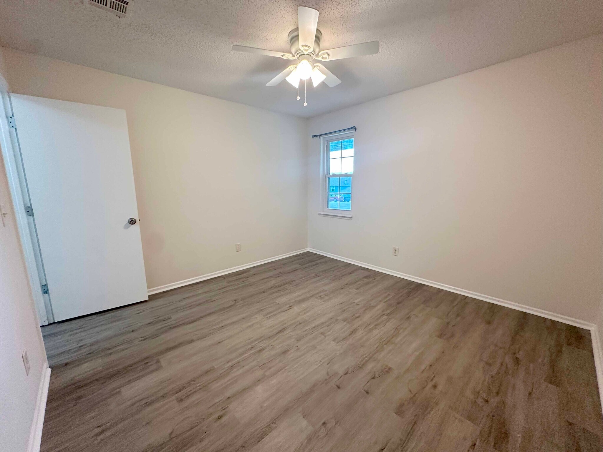 Building Photo - 11004 NW Player Dr