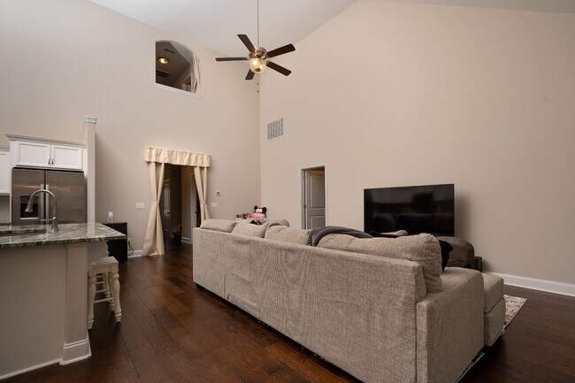 Building Photo - Beautiful 4-Bedroom Home with Bonus Room