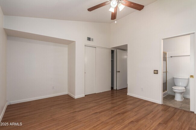 Building Photo - 3002 W Mohawk Ln