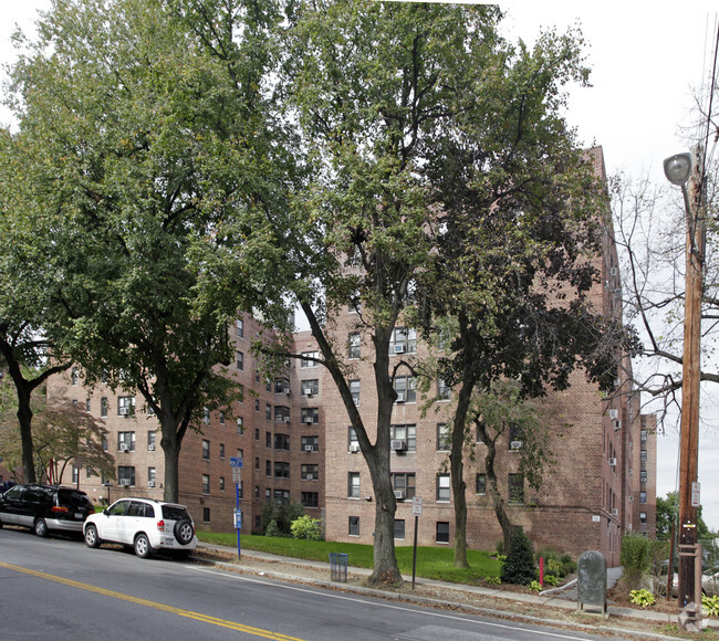 Building Photo - Vernon Manor Co-operative Apartments