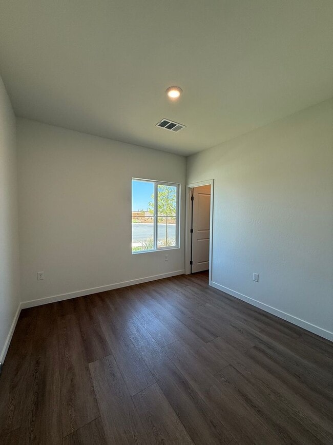 Building Photo - 510 Cobain Ct