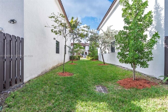 Building Photo - 8885 NW 102nd Ct