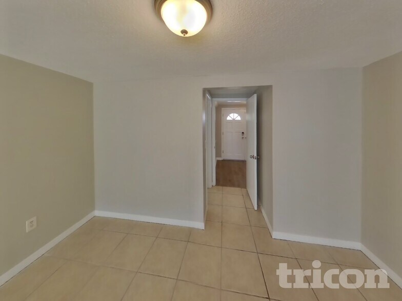 Building Photo - 3518 Springfield Dr