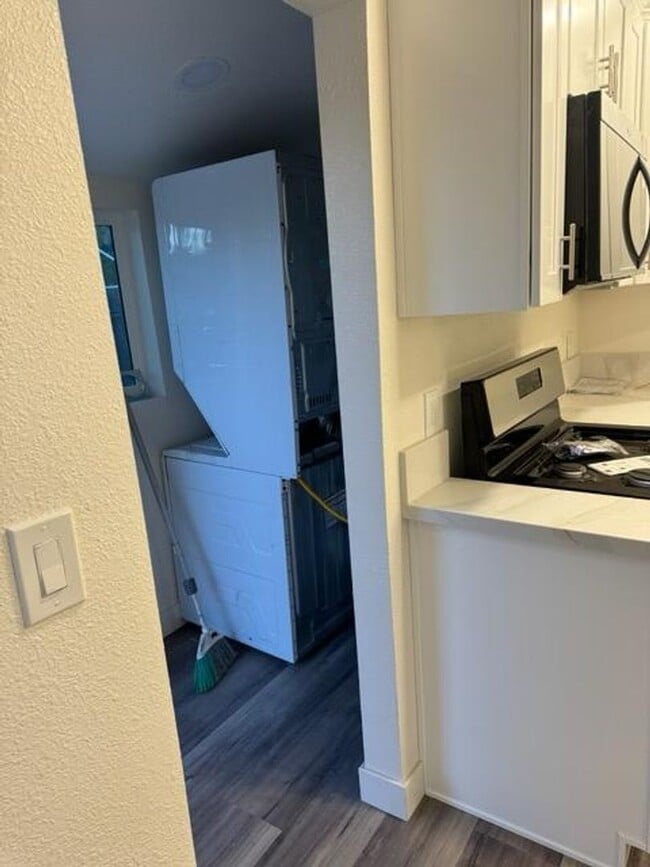 Building Photo - Completely remodeled - 2 Bedroom Home on Corner Lot!