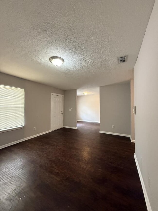 Building Photo - 0 bedroom in Jacksonville FL 32208