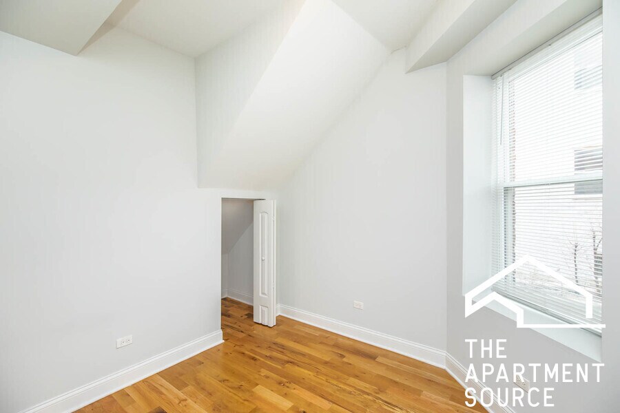 Building Photo - 1503 N Talman Ave
