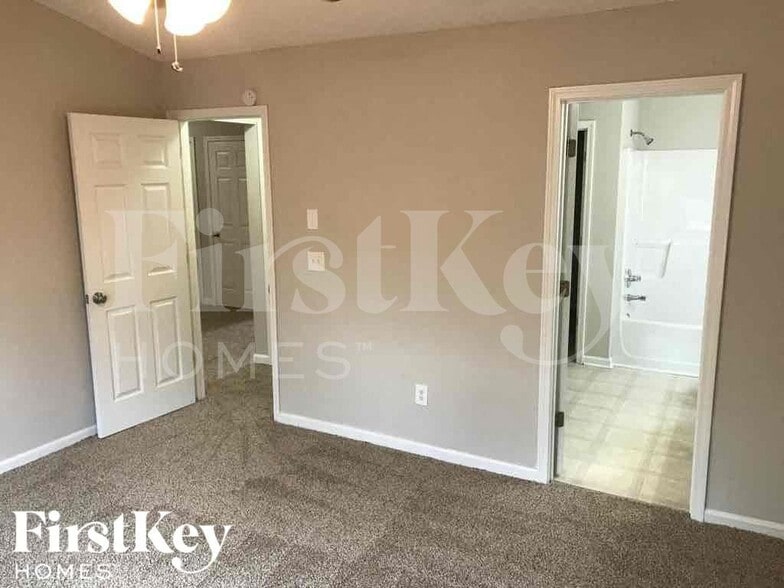 Building Photo - 7079 Merrywood Dr