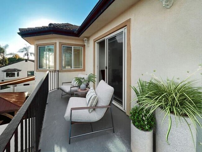 Building Photo - Multi-Generational 5-Bedroom, 4 Bath Home ...