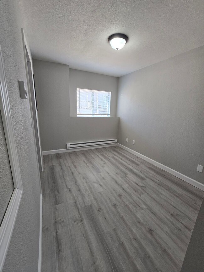 Building Photo - 1 Bedroom 1 Bathroom Apartment in the heart of Osage Beach!!