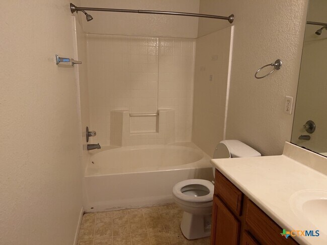 Building Photo - 308 Cedar Ridge Dr