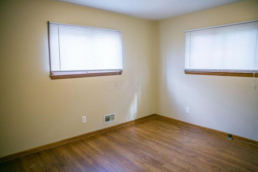 Building Photo - 1306 Zettler Rd