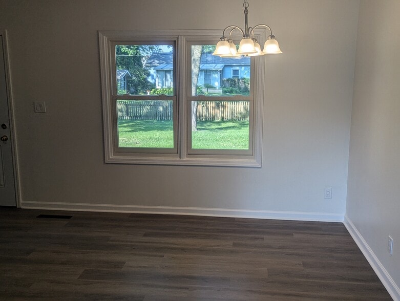 Building Photo - 3766 Rutledge Dr