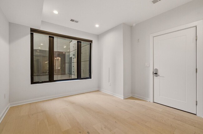 Building Photo - 531 Kennedy St NW