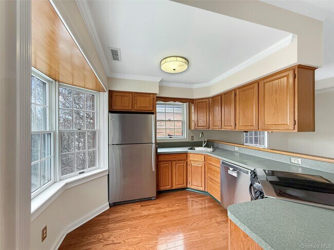 Building Photo - 70 High Point Cir