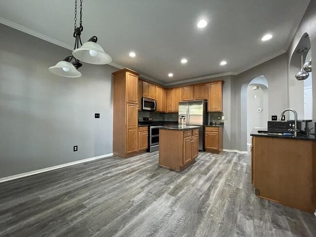 Building Photo - 8217 Beaded Stone St