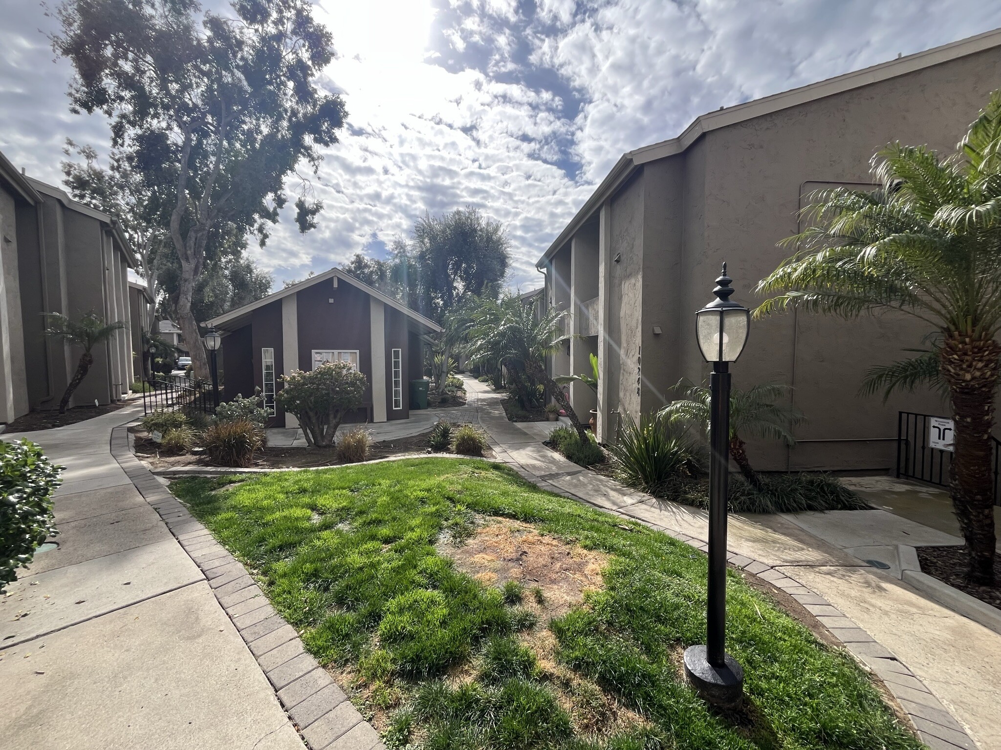 Building Photo - 10264 Maya Linda Rd