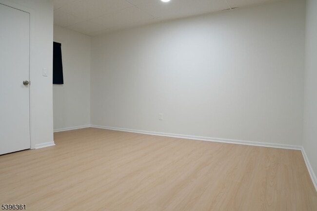 Building Photo - 126 Main St