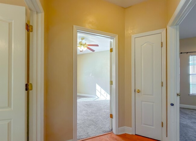 Building Photo - 3327 Dartmouth Dr