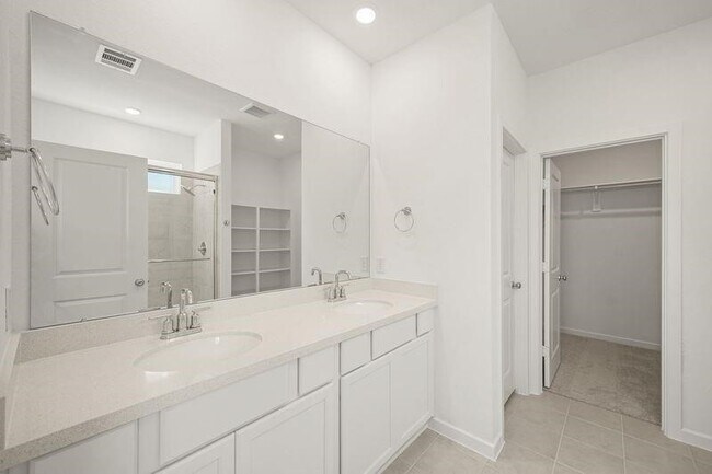 Building Photo - 9630 Poinsettia Hvn Ln