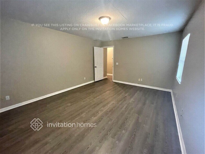 Building Photo - 2112 Jonathan Ln