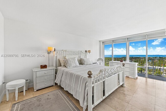 Building Photo - 881 Ocean Dr