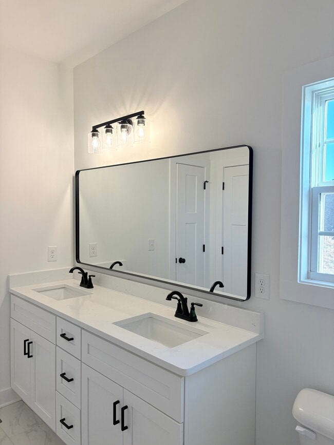 Building Photo - 5380 Freesia Ln