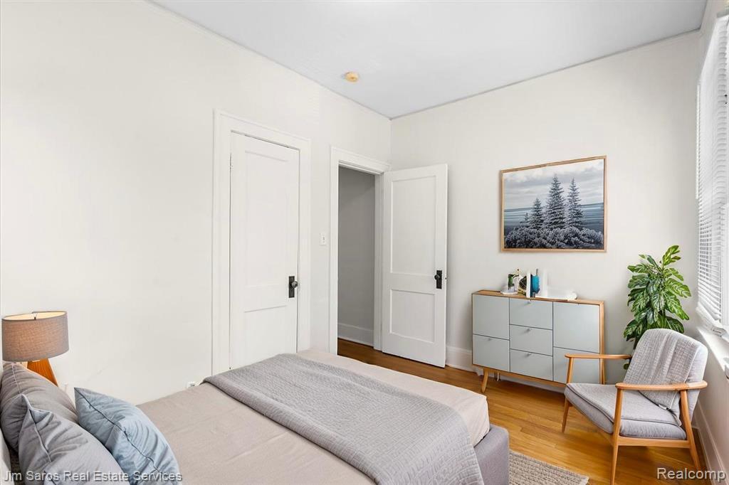 Building Photo - 981 Beaconsfield Ave