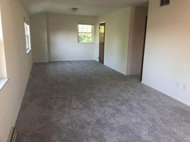 Building Photo - 1391 Bluff Ave