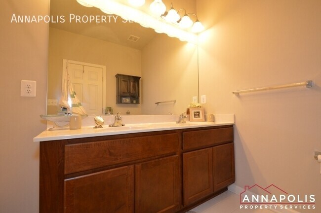 Building Photo - 533 Leftwich Ln