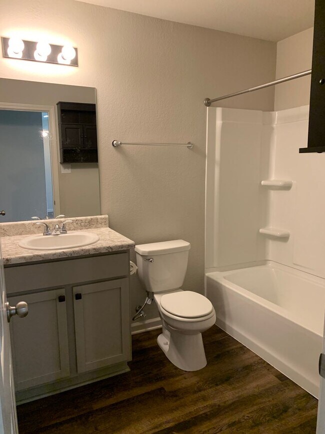 Building Photo - Newer 4bed/2bath home near ASU and NEA Hos...