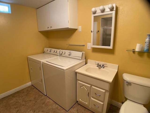 Building Photo - Duplex in North Peoria