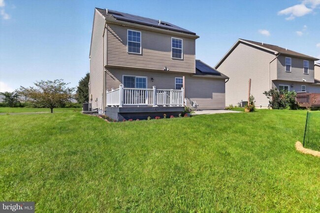 Building Photo - 48 Sussex Dr
